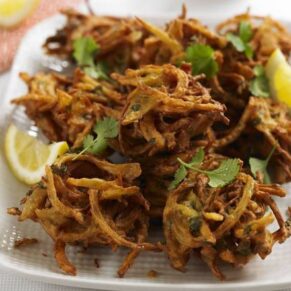 Onion Bhajiya (3 Pieces)