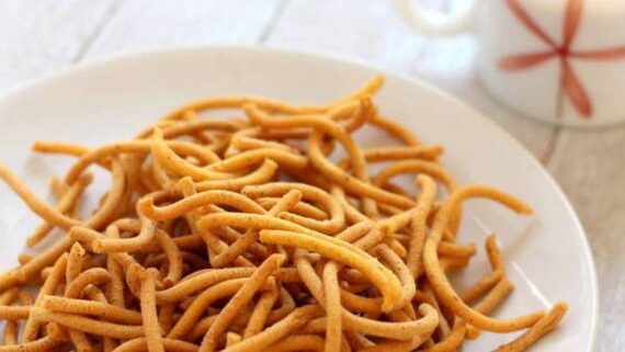 Tikha Ganthiya (250gm)