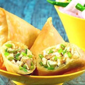 Paneer Samosa (3 pieces)