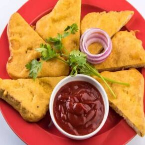 Bread Pakoda (2 pieces)